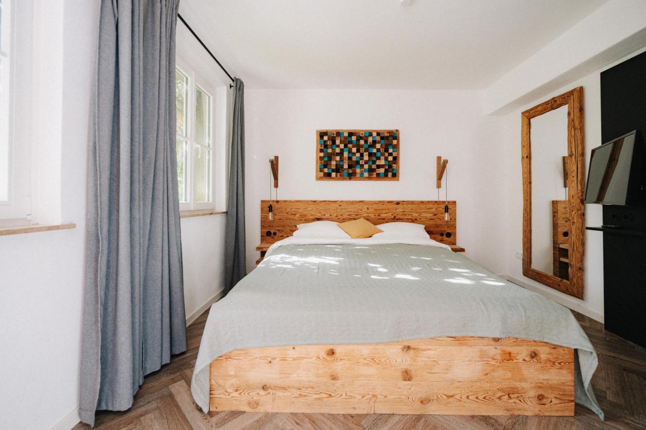 Appartement Residenz Bella Italia: Charming City-Center Stay with Balcony Wurzburg Exterior photo
